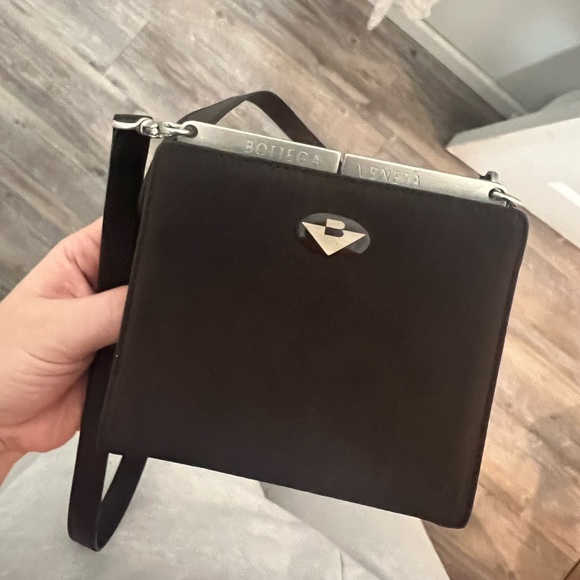 Bottega Veneta cross body bag/clutch- Authentic! - Picture 4 of 16